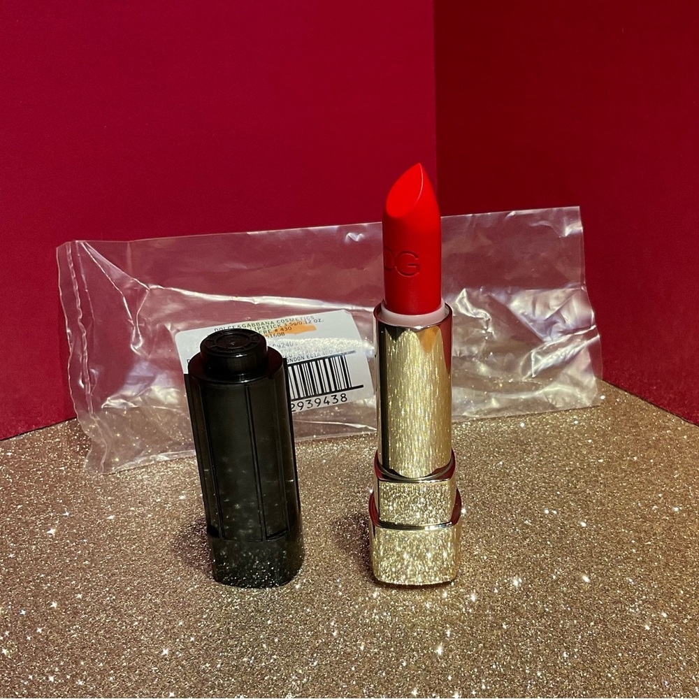 Dolce & Gabbana Classic Lipstick in VENERE #430- RARE